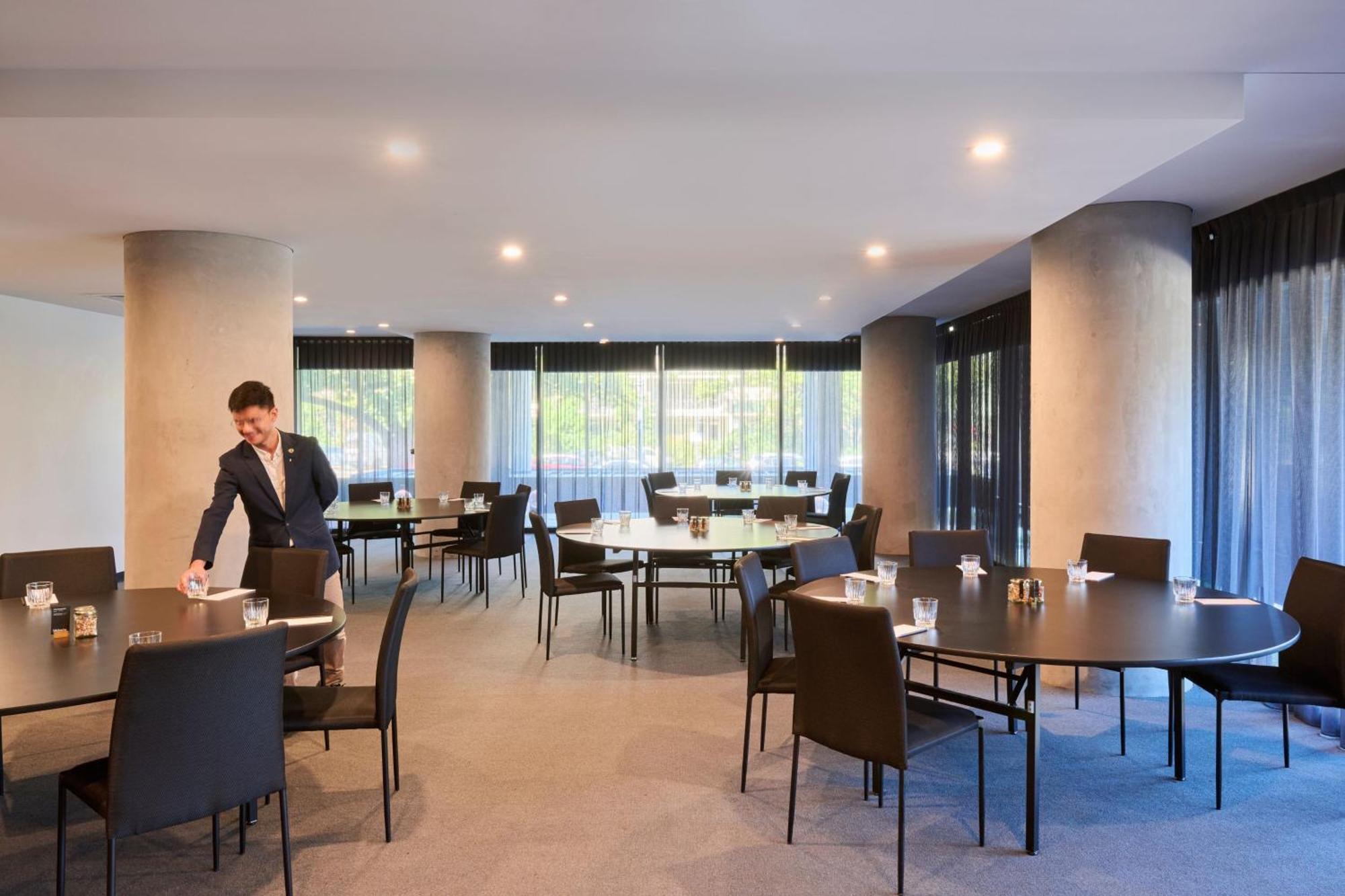 Midnight Hotel, Autograph Collection Canberra Exterior foto The Club at Melbourne Airport