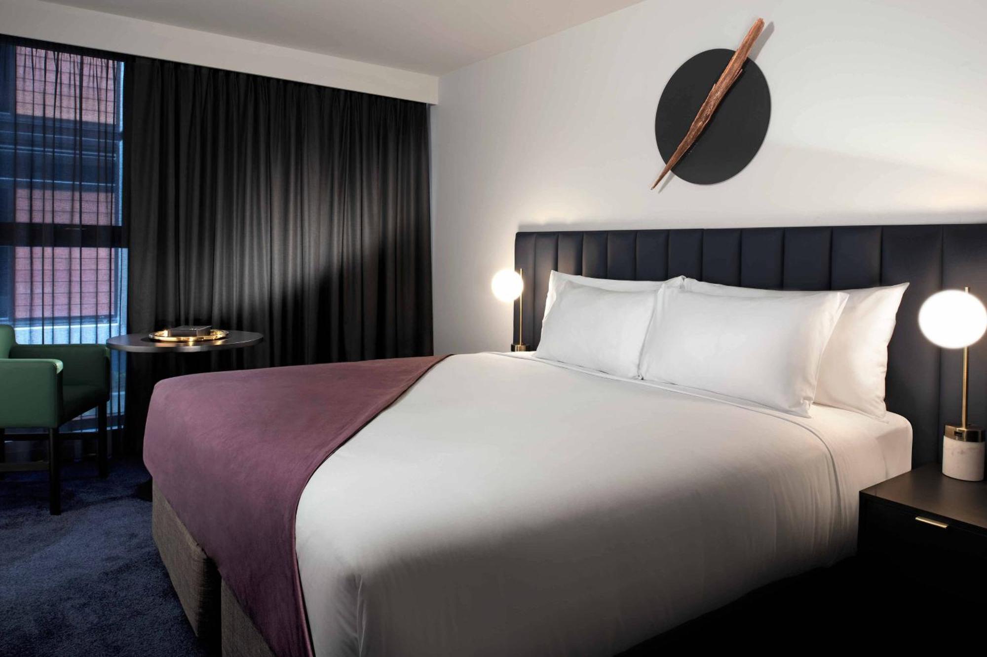 Midnight Hotel, Autograph Collection Canberra Exterior foto A bedroom at the hotel